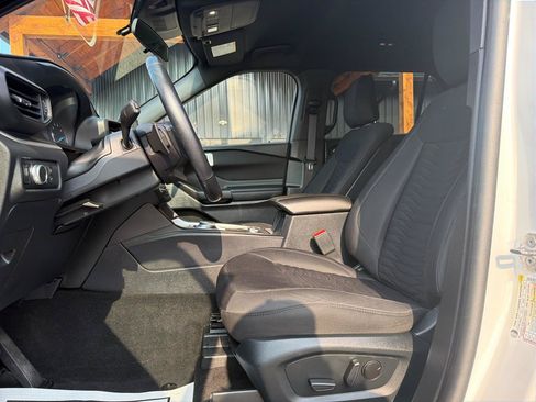 Used 2020 Ford Explorer XLT AWD/4WD image 9