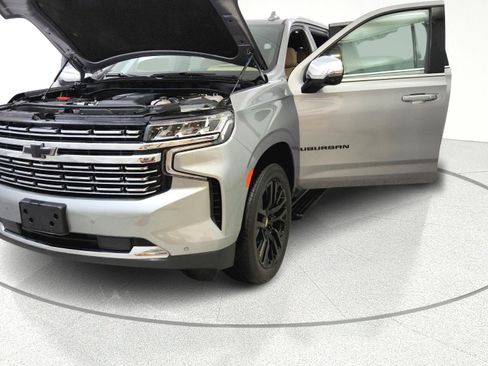 Used 2023 Chevrolet Suburban Premier AWD/4WD image 13
