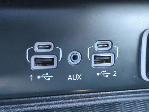 Used 2025 Jeep Grand Cherokee Altitude AWD/4WD image 20