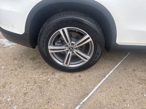 Used 2021 Mercedes-Benz GLC 300 4MATIC image 9