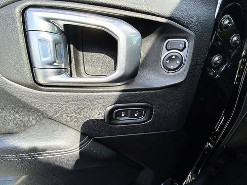 Used 2022 Jeep Wrangler Unlimited Sahara AWD/4WD image 10