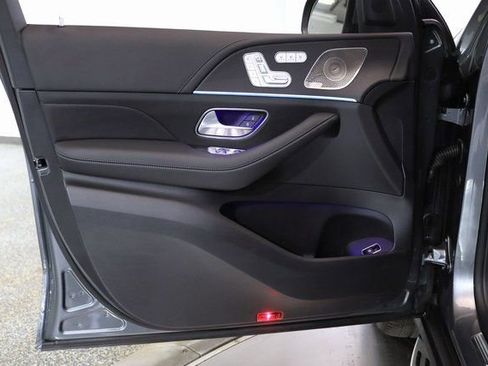 Used 2024 Mercedes-Benz GLS 580 4MATIC image 22