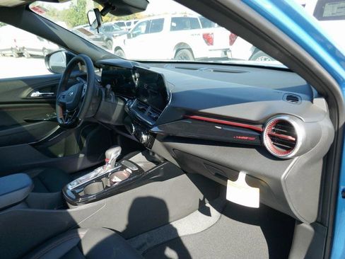 New 2026 Chevrolet Trax RS w/ Sunroof Package image 9