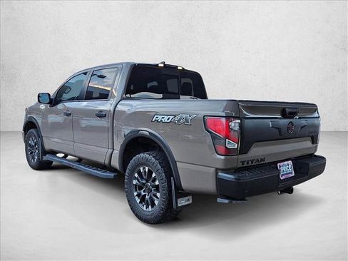 Used 2022 Nissan Titan PRO-4X w/ Pro-4x Convenience Package AWD/4WD image 6