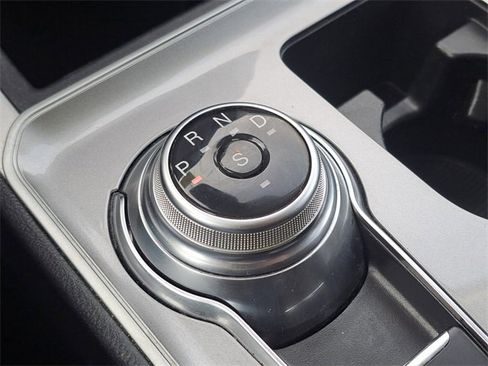 Certified 2024 Ford Edge SEL w/ Convenience Package image 16