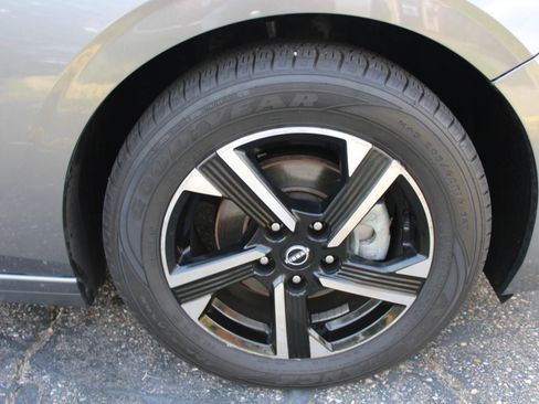 Used 2024 Nissan Sentra SV w/ All-Weather Package FWD image 31