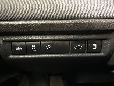 Used 2025 Toyota Camry LE FWD image 28