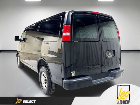 Used 2019 Chevrolet Express 2500 w/ Driver Convenience Package RWD image 10