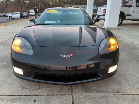 Used 2005 Chevrolet Corvette Coupe w/ Preferred Equipment Group image 2