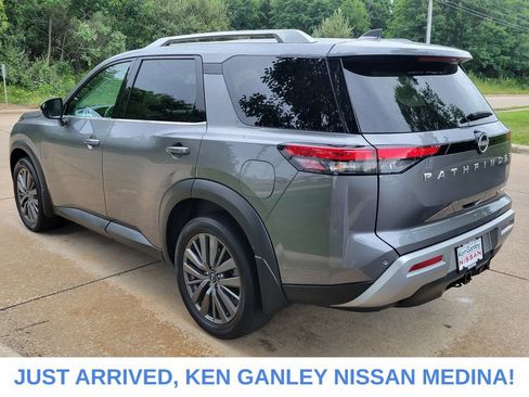 Certified 2024 Nissan Pathfinder SL w/ SL Premium Package AWD/4WD image 5