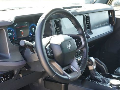 Used 2025 Ford Bronco Badlands w/ Sasquatch Package AWD/4WD image 19