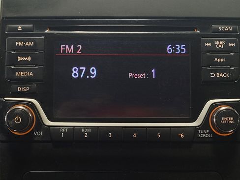 Used 2016 Nissan Frontier SV image 25