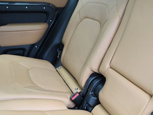 Used 2024 Land Rover Defender 130 S image 23