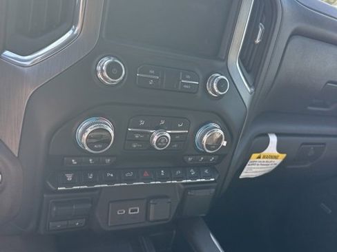 Used 2022 GMC Sierra 2500 Denali w/ Denali Ultimate Package image 3