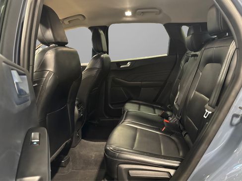 Used 2024 Ford Escape Platinum AWD/4WD image 39