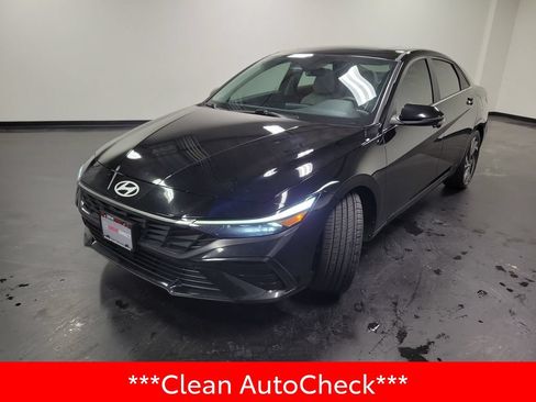 Used 2024 Hyundai Elantra Limited FWD image 4