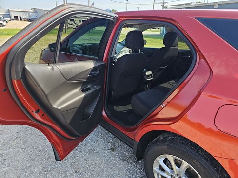 Used 2020 Chevrolet Equinox LT FWD image 13