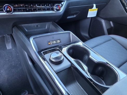 New 2026 Chevrolet Equinox RS w/ Convenience Package III image 28