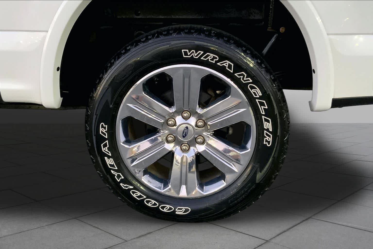 Used 2019 Ford F150 Lariat w/ Equipment Group 502A Luxury AWD/4WD image 10