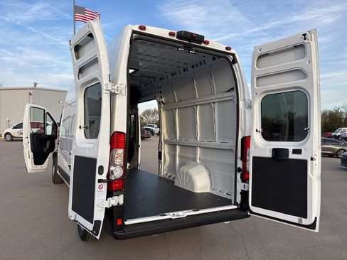 New 2026 RAM ProMaster 3500 w/ Cold Weather Group image 21