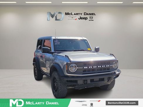 Used 2022 Ford Bronco Black Diamond image 1