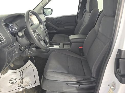 Used 2022 Nissan Frontier S RWD image 5