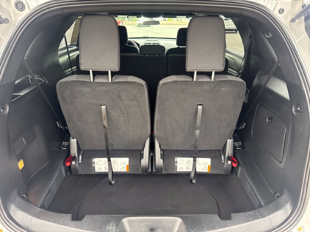 Used 2018 Ford Explorer XLT AWD/4WD image 27