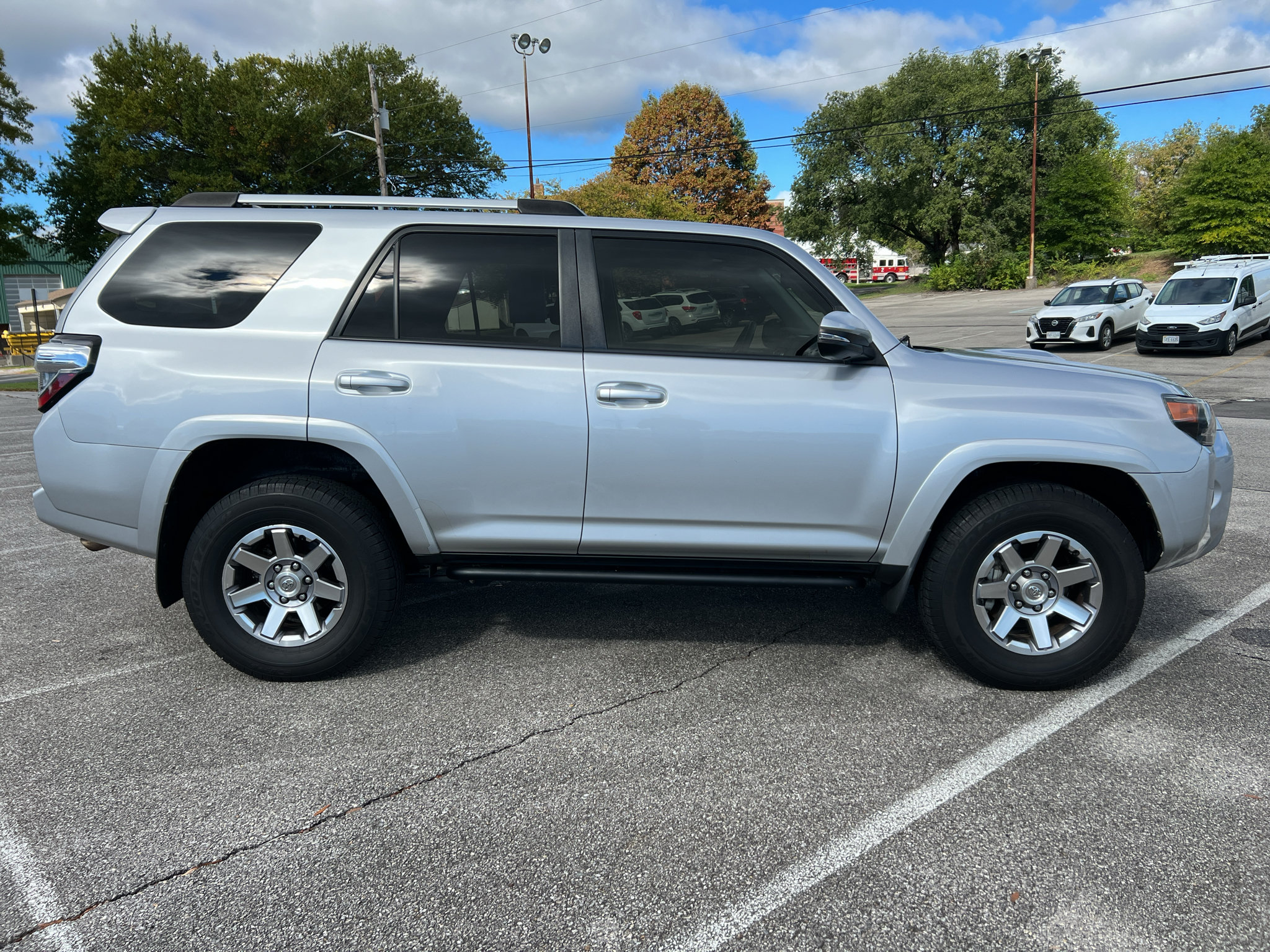 Used 2014 Toyota 4Runner Trail Premium AWD/4WD image 2