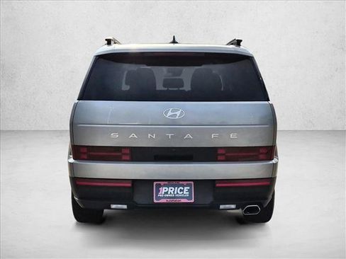 Used 2025 Hyundai Santa Fe SEL FWD image 6