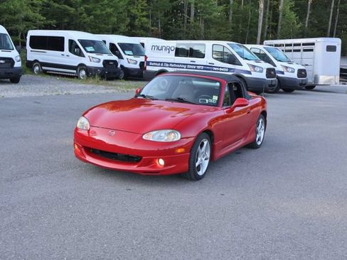 Used 2005 MAZDA MX-5 Miata w/ Convenience Pkg RWD image 3