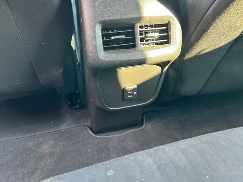 Used 2023 Chevrolet Equinox LT AWD/4WD image 25