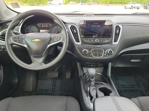Used 2025 Chevrolet Malibu LT FWD image 10