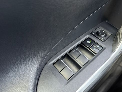 Used 2019 Toyota RAV4 XSE AWD/4WD image 17