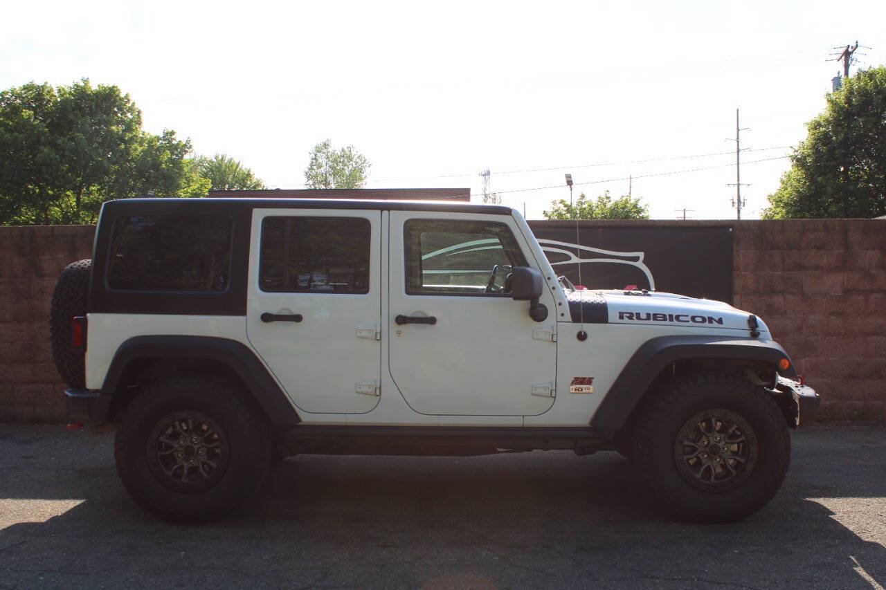 Used 2013 Jeep Wrangler Unlimited Rubicon AWD/4WD image 5