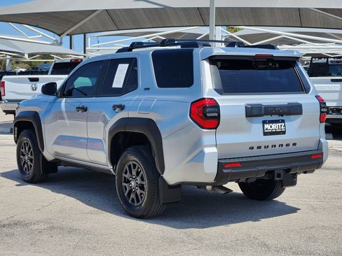 Used 2025 Toyota 4Runner SR5 RWD image 7