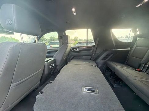 Used 2023 GMC Yukon SLE AWD/4WD image 10