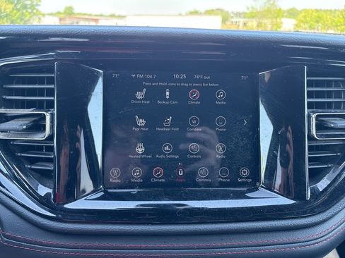 Used 2023 Dodge Durango GT image 16