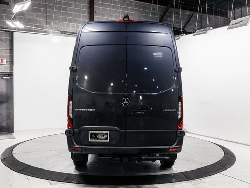 Used 2025 Mercedes-Benz Sprinter 2500 image 25