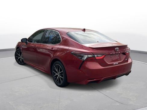 Used 2021 Toyota Camry SE image 8