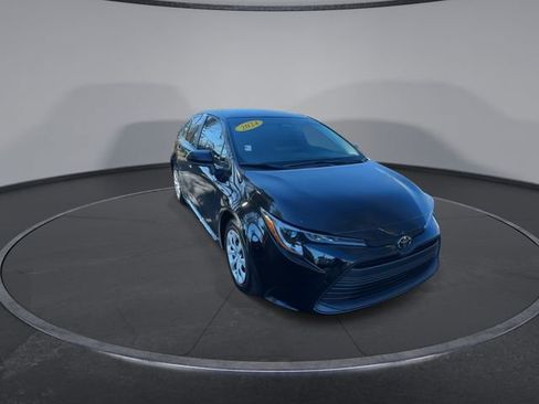 Used 2024 Toyota Corolla LE image 3