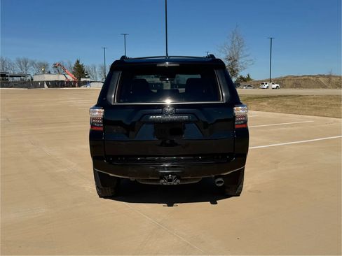 Used 2022 Toyota 4Runner SR5 Premium w/ Moonroof Package image 5