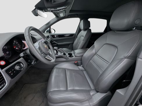 Used 2020 Porsche Cayenne AWD/4WD image 13