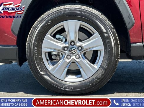 Used 2025 Toyota RAV4 XLE AWD/4WD image 37