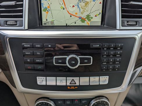 Used 2014 Mercedes-Benz GL 350 BlueTEC 4MATIC image 3