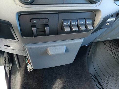 Used 2015 Ford F250 XLT w/ XLT Value Package AWD/4WD image 8