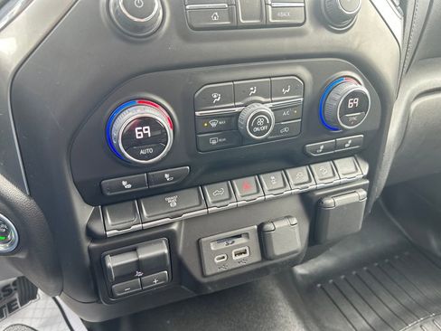 Certified 2022 Chevrolet Silverado 2500 LTZ w/ Gooseneck/5TH Wheel Package image 32