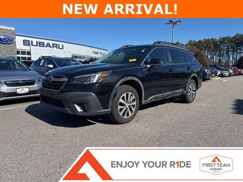 Used 2020 Subaru Outback Premium image 1