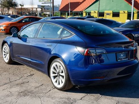 Used 2022 Tesla Model 3 Standard Range image 10