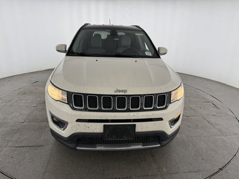 Used 2018 Jeep Compass Limited w/ Safe & Security Group FWD image 2