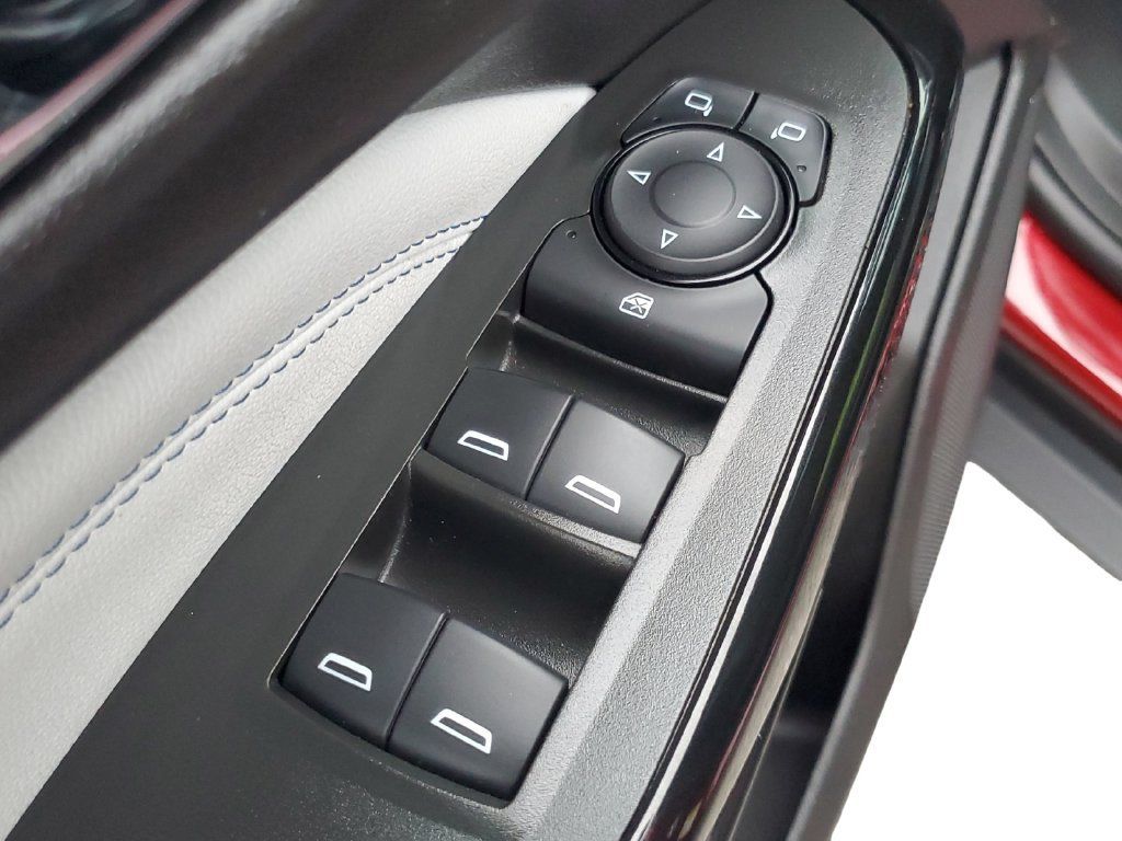 Used 2025 Chevrolet Trax LT FWD image 22